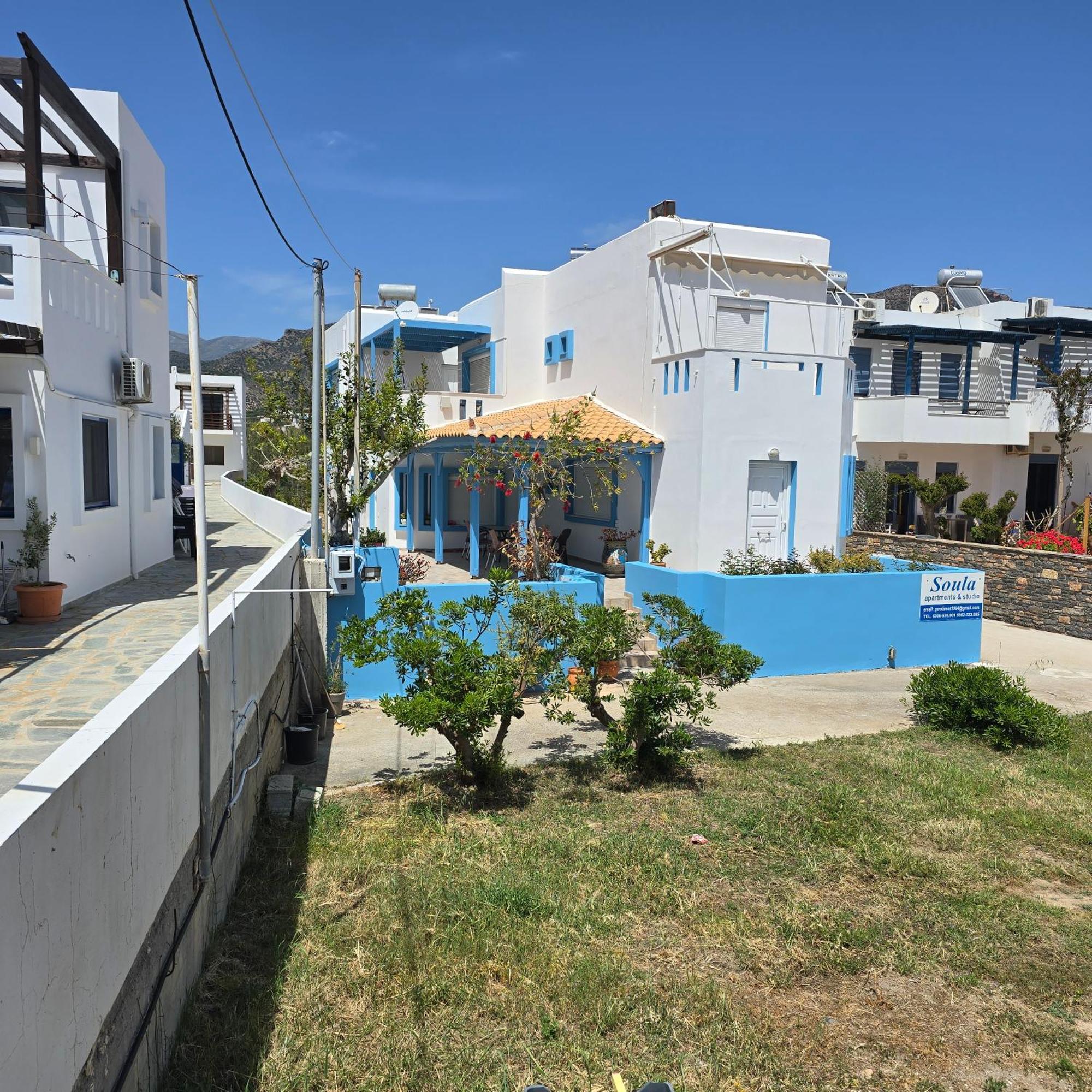 Soula Appartments Makrýgialos Eksteriør billede