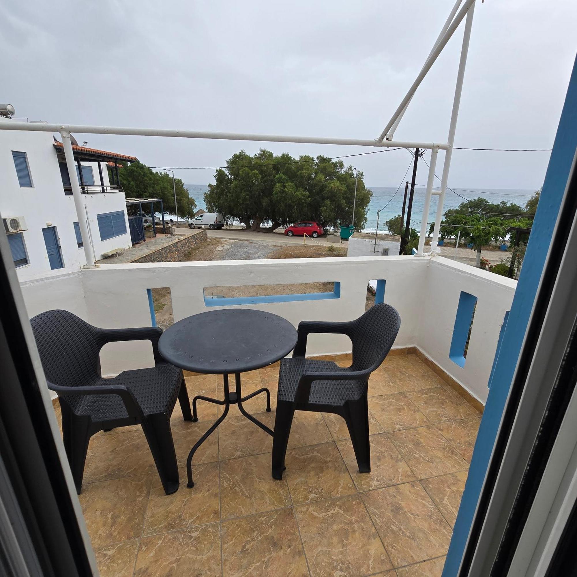 Soula Appartments Makrýgialos Værelse billede